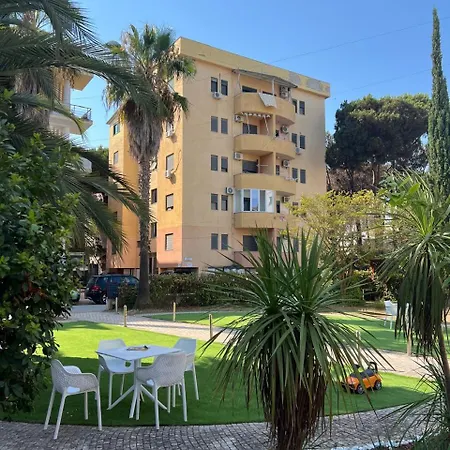 Golem, Mali I Robit * Golem (Tirana)