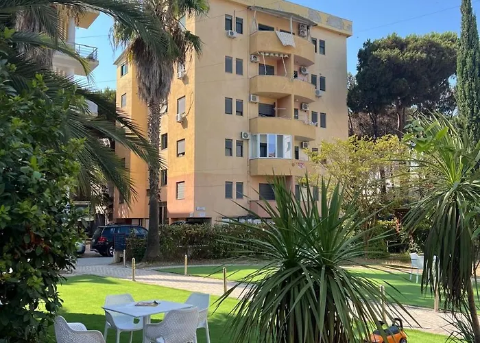 Golem, Mali I Robit * Golem (Tirana)